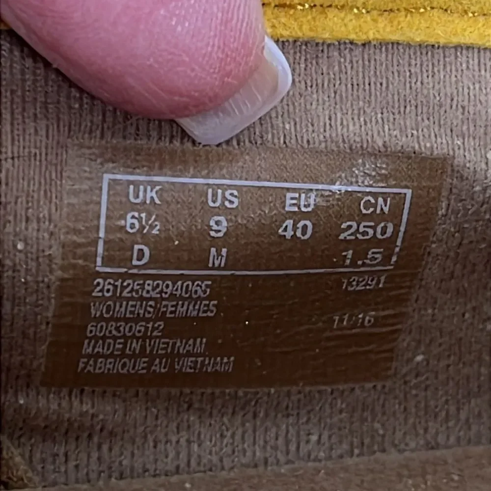 Clarks‎ Suede Soft Cushion Slip On Espadrille Shoes Womens Size 9 Mustard Yellow